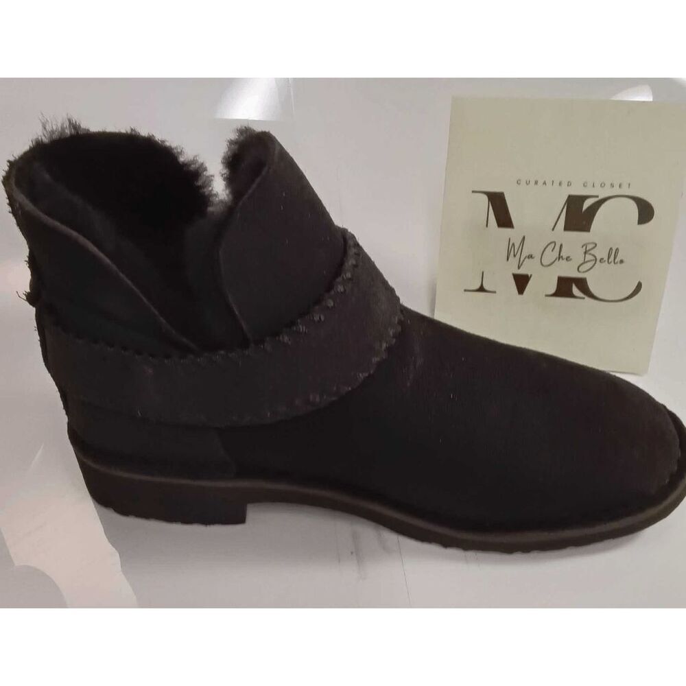 UGG Women's McKay Casual Boot - Black 5M